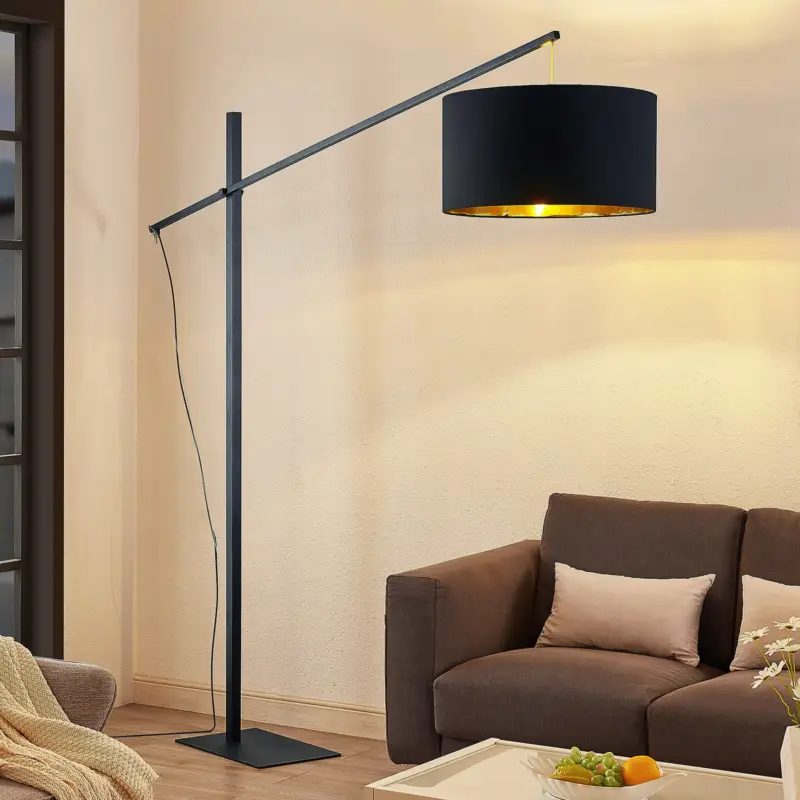 Snabb leverans Arcchio välvd golvlampa Mossa, 200 cm, svart-guld, textil