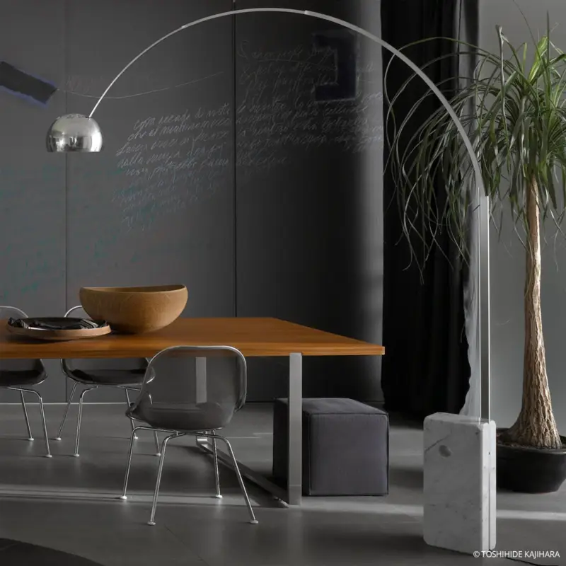 FLOS LED-bågformad golvlampa Arco, krom, höjd 240 cm Rabatter