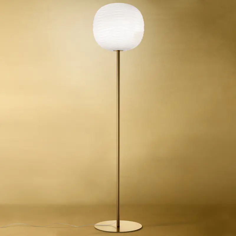 Köp nu Foscarini Gem terra golvlampa, guld
