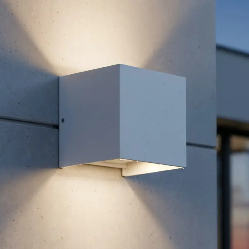 Ideal Lux Utomhusvägglampa Atom, vit, 10 cm, metall Endast denna vecka