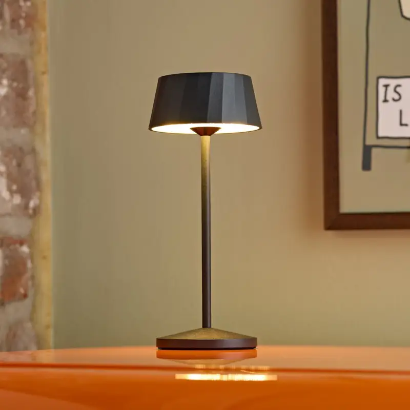 Begränsad tid LED-bordslampa Facetta, 3-pack, svart, 22 cm, IP44