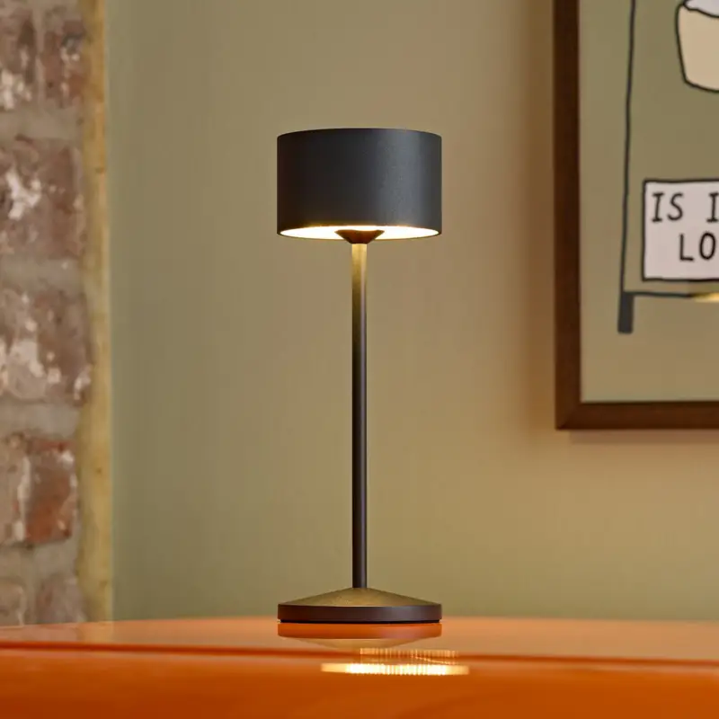 Endast idag LED-bordslampa Veluna, svart, höjd 25 cm IP44 dimbar CCT