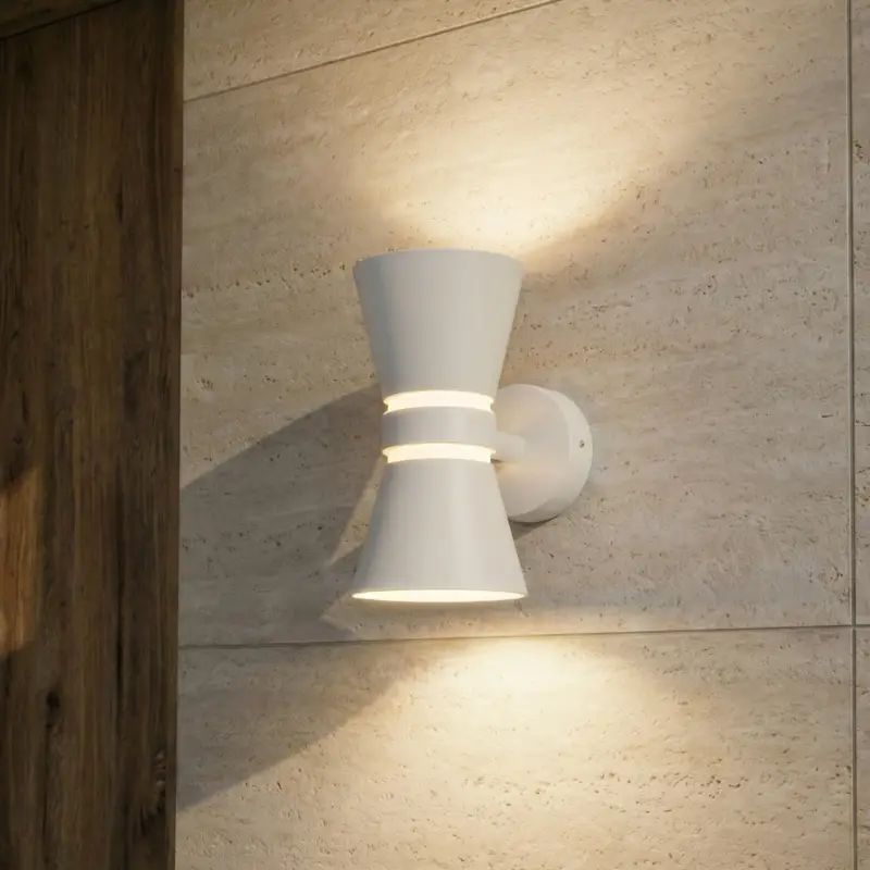 I lager Lucande LED-utomhusvägglampa Meravi, vit, 2 lampor, IP44